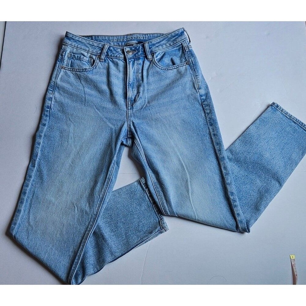 American Eagle Strigid High-Waisted Jeans Size 6